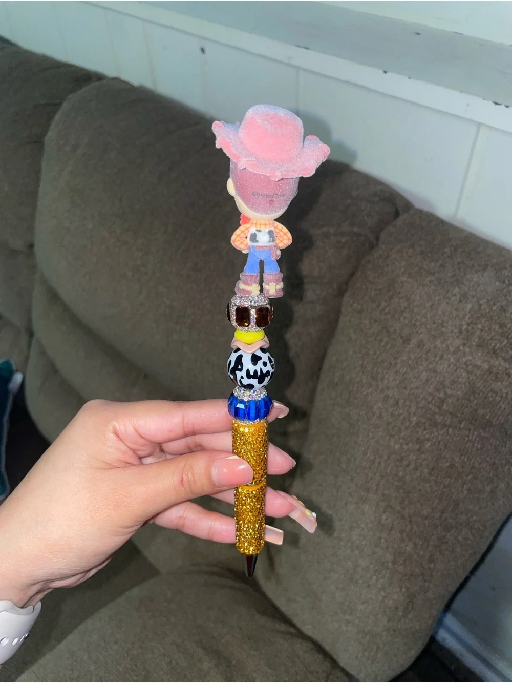 Woody glittery pen with cute rhinestones
